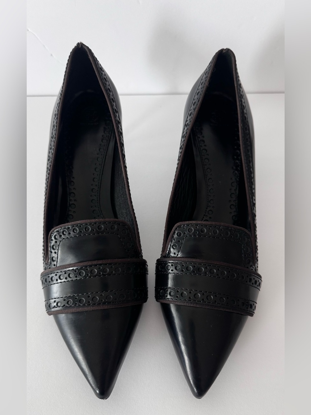 Tory Burch Women's Brogue Pointed
Toe Leather Pumps Heels Black
Size 10M